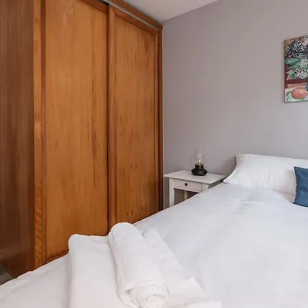 公寓 Fully Refurb Apartment3 1st Floor